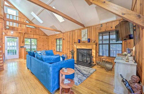 Bernice Casa | Lake-View Home with Deck and Gas Grill in Bernice!