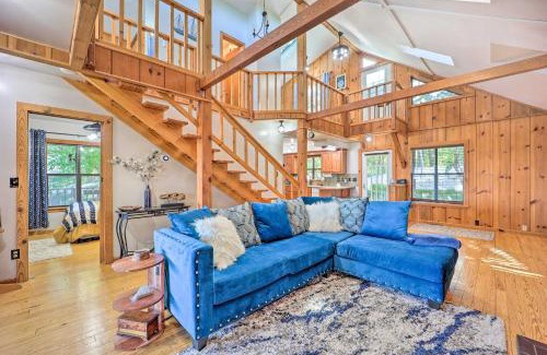 Bernice Casa | Lake-View Home with Deck and Gas Grill in Bernice!