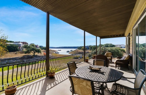 Highland Lake Estates Casa | Lake view Home with Billiards, Arcade, Theater, Ping Pong, Hot tub and more.