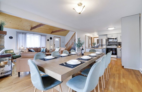 Pocono Summit Casa | Lake View, Hot Tub, Steps To The Beach, Epic Game Rm, Fire Pit, Family Friendly