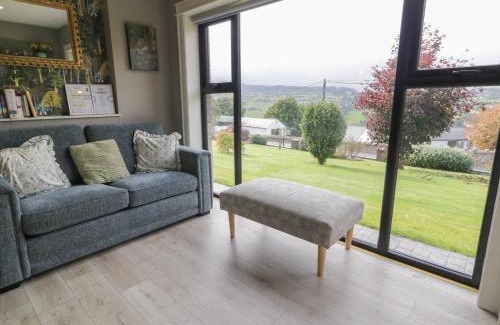 Newry Casa | Lake view House Apartment