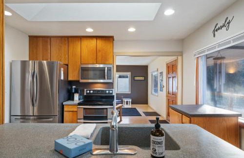 Carver Casa | Lake View House W Beautiful Acres To Explore