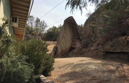 Wofford Heights Cabina | Lake View Hungry Gulch Cabin Stargazing & Boulders