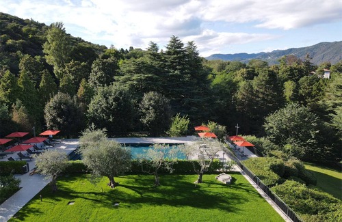 Como Apartamento | Lake View Loft in a Villa with swimming pool and tennis court