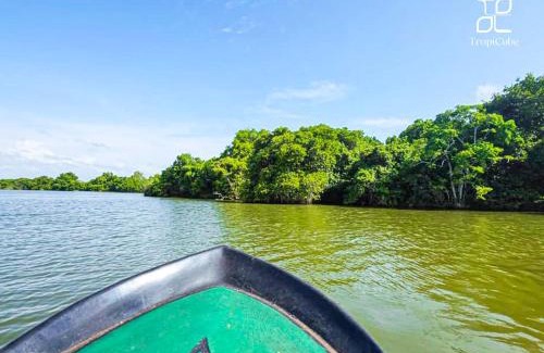 Uswetakeiyawa Casa | Lake View Resort by TropiCube