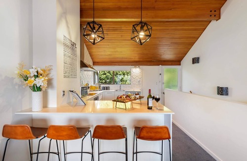 Fernhill Casa | LAKE VIEW SPACIOUS ALPINE TOWNHOUSE