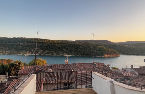 Bauduen Apartamento | Lake view with private terrace