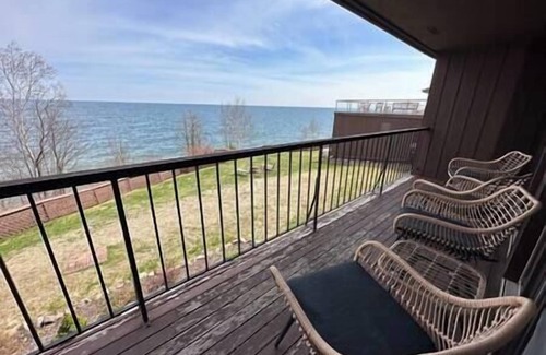 Tofte Apartamento | Sweeping views of Lake Superior @ Nord Haven
