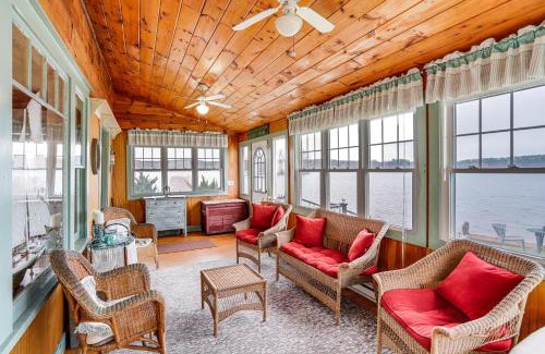 Pittsfield Casa | Lake Views and Dock Access - Pittsfield Cottage!