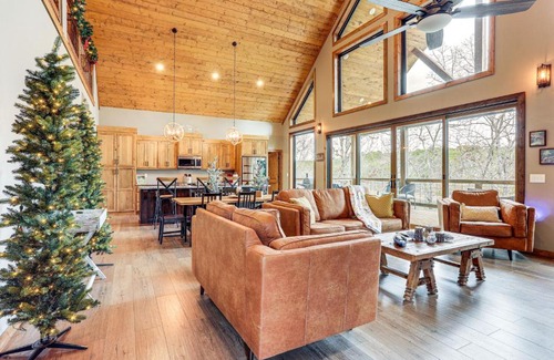 Drasco Casa | Lake Views and Golf Access at Secluded Drasco Lodge