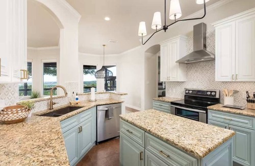 Fischer Casa | Lake Views| Fire Pit| Detached Apartment