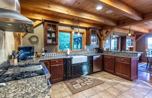 Bryson City Apartamento | Lake Views Luxury Hottub Game Rm 5bed 4 5bath
