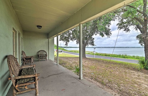 Auburndale Casa | Pet-Friendly Auburndale House w/ Lake Views!