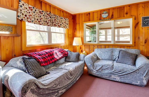 Greentown Cabina | Lake Wallenpaupack Cabin w/ Boat Trailer Parking