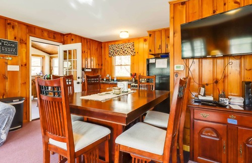 Greentown Cabina | Lake Wallenpaupack Cabin w/ Boat Trailer Parking
