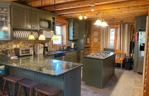 Greentown Casa | Lake Wallenpaupack Heaven's Haven hottub beach rights