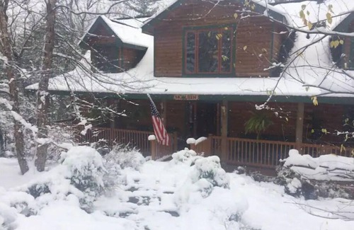 Greentown Casa | Lake Wallenpaupack Heaven's Haven hottub beach rights
