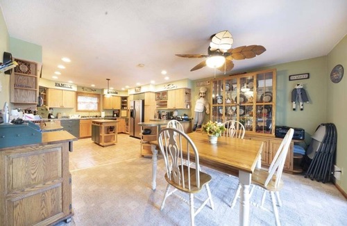 Greentown Casa | Lake Wallenpaupack Lakefront - Sleeps 8