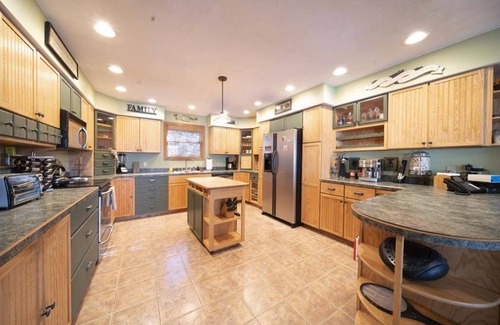Greentown Casa | Lake Wallenpaupack Lakefront - Sleeps 8
