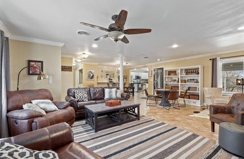 Weatherford Casa | Lake Weatherford Home - bring the Kids, RV & Boat