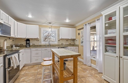 Weatherford Casa | Lake Weatherford Home - bring the Kids, RV & Boat