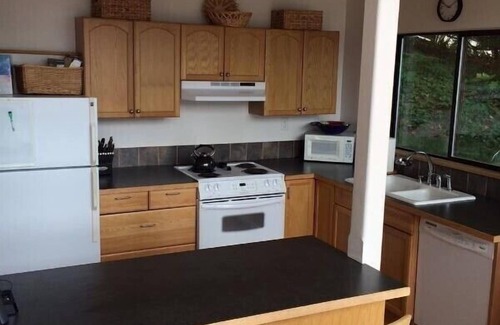 Bellingham Cabina | Lake Whatcom Bellingham Waterfront Cabin