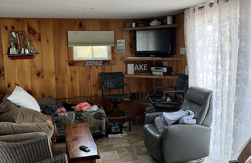 Laconia Cabaña | Lake Winnepesaukee waterfront cottage