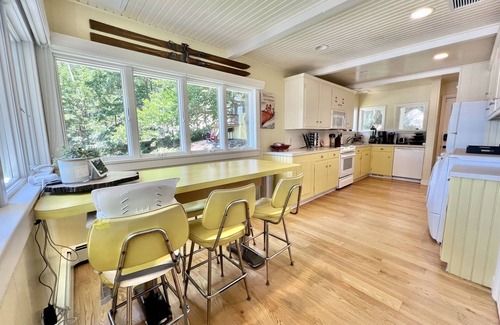 Laconia Casa | Lake Winni- Amazing waterfront oasis- beach, dock and more!