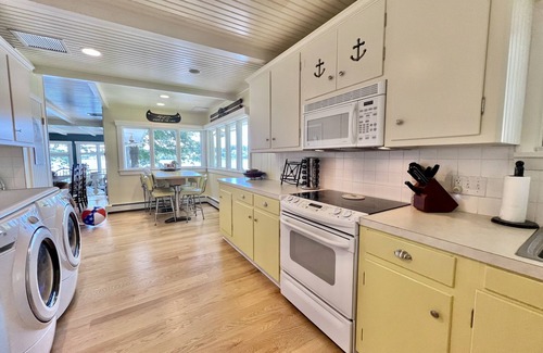Laconia Casa | Lake Winni- Amazing waterfront oasis- beach, dock and more!