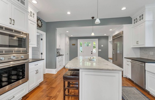 West Alton Casa | Lake Winnipesauke sleeps 9 with stunning sunset views