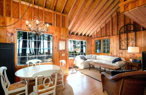 Meredith Complejo | Lake Winnipesaukee Island Cabin