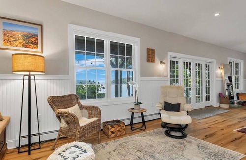 Gilford Casa | Lake Winnipesaukee Luxury Limited