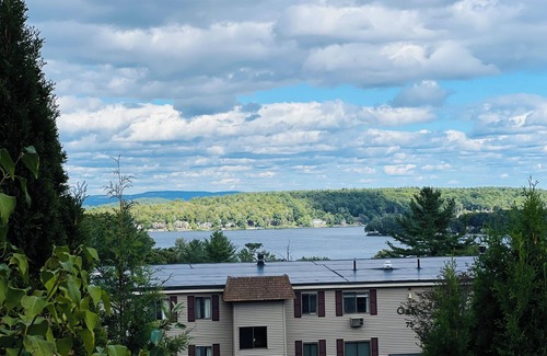 Weirs Beach Condominio | Lake Winnipesaukee, Weirs Beach!