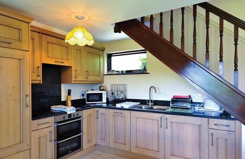 Near Sawrey Cabaña | LAKEFIELD COTTAGE, pet friendly, with a garden in Hawkshead