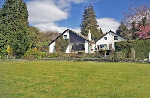Near Sawrey Casa | LAKEFIELD HOUSE, pet friendly, with open fire in Hawkshead