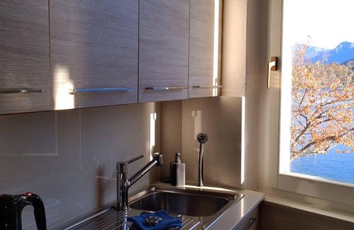Caslano Apartamento | Apartamento frente al lago en Caslano (Casa Celeste)