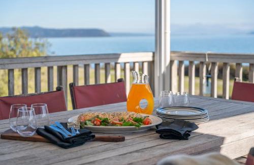Waitahanui Casa | Lakefront at 5 Mile - Taupo