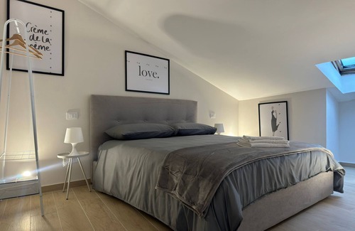 Lake Bracciano Apartamento | Lakefront attic fabulous, romantic