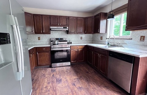 Greentown Casa | Lakefront at Lake Wallenpaupack with Private Dock 3bdr 2bath Hot Tub