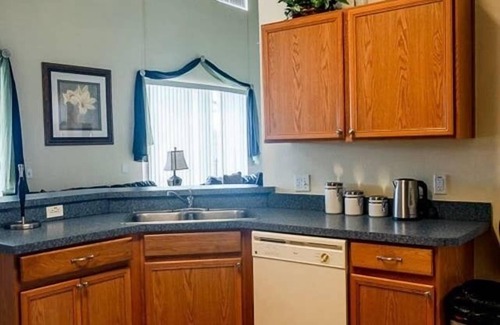 Crescent Lakes Villa | ¡Vista excepcional, central para todo!