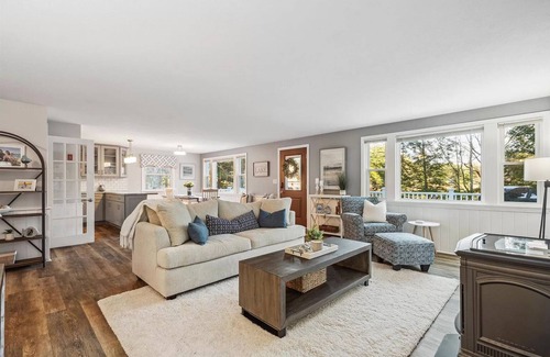 Belmont Casa | Lakefront Bliss, Private Dock & Cozy Year-Round Retreat!
