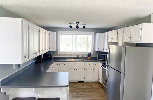 Central Alberta Casa | Lakefront Cabin on LacLaNonne! Perfect year round with ice & summer fishing!