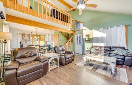Pocono Lake Casa | Lakefront Cabin Kayaks, Paddle Boards and Fishing