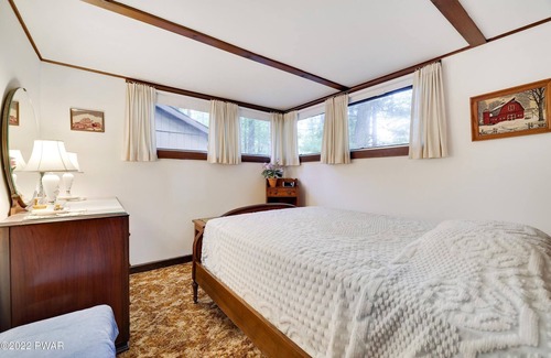 Sunny Point Cabina | Lakefront Cabin on Lake Wallenpaupack!