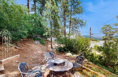 Bayfield Hotel | Lakefront Cabin Retreat (Cabin B)