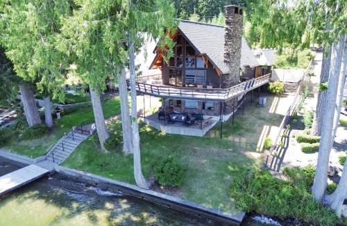 Grapeview Casa | Lakefront Cabin with Dock and Sauna