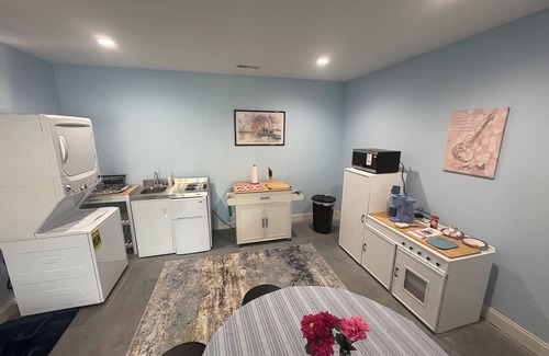 Jefferson City Casa | Couples retreat at a Peaceful Brand New Lake home on Cherokee Lake