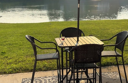 Jefferson City Casa | Couples retreat at a Peaceful Brand New Lake home on Cherokee Lake