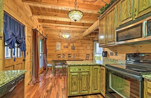 Coalmont Cabina | Lakefront Coalmont Cabin on 5 Acres w/ Dock!