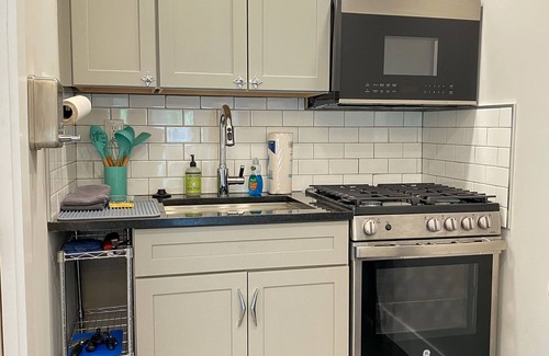 Flat Rock Condominio | Lakefront Condo Historic Flat Rock at Mill House Lodge Sleeps 2 Newly Renovated